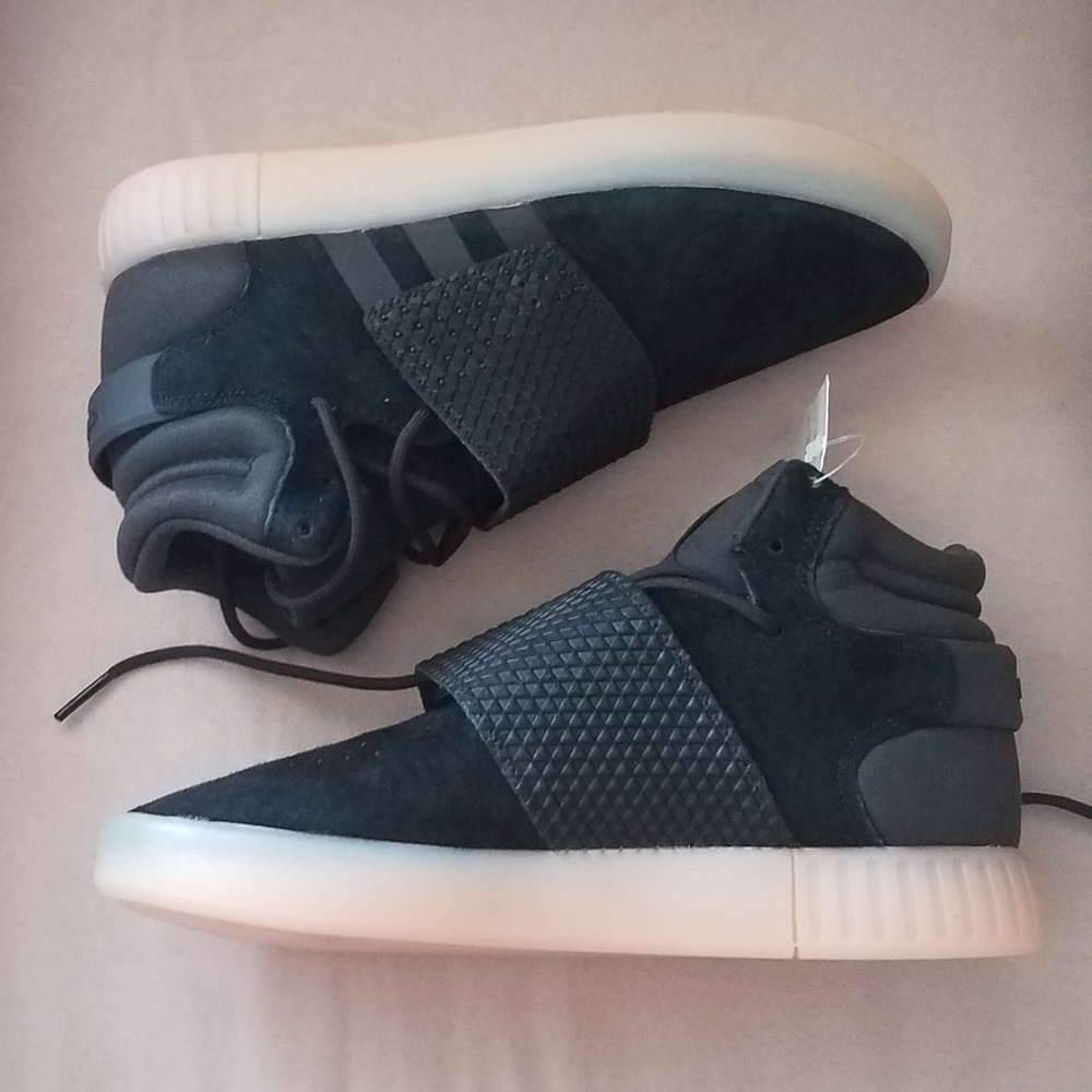 ***NEW ***ADIDAS***SHOES***